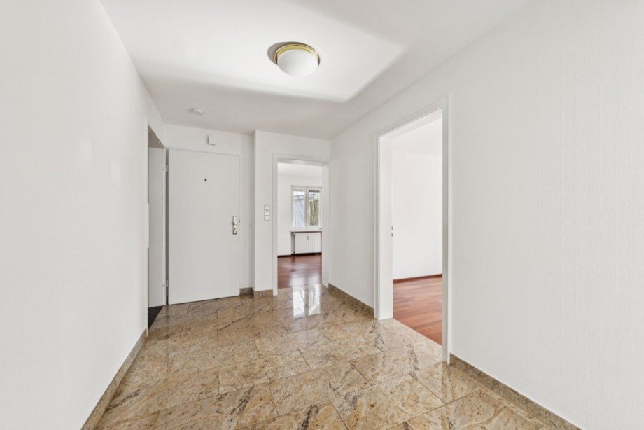 Diele2 EG Etagenwohnung Konstanz-Dettingen