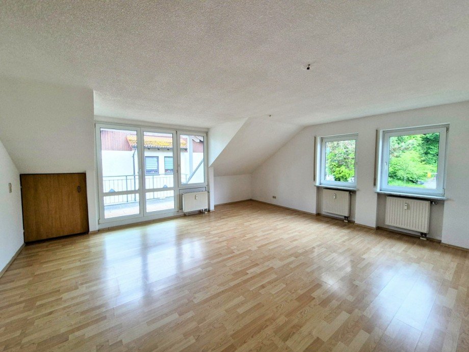 Wohnzimmer 1 Dachgeschosswohnung Randegg
