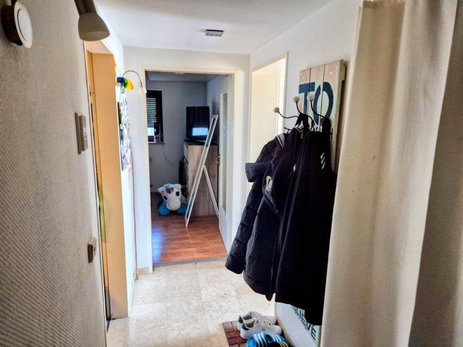 Flur Souterrainwohnung Hegne